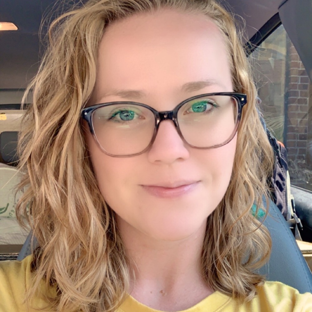 Meet your Posher, Emily